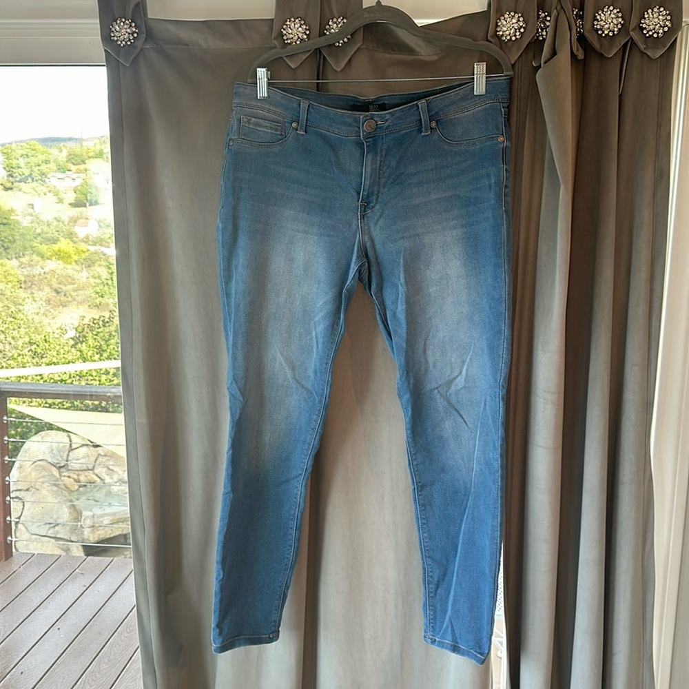 EUC 1822 Jeans